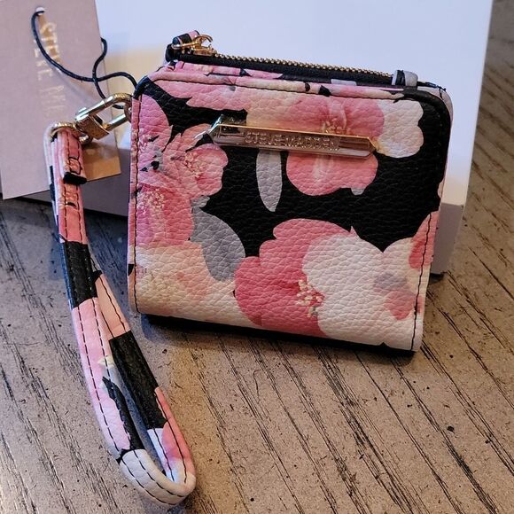 Floral wallet NWT by Steve Madden 💕🤍 - Picture 2 of 14